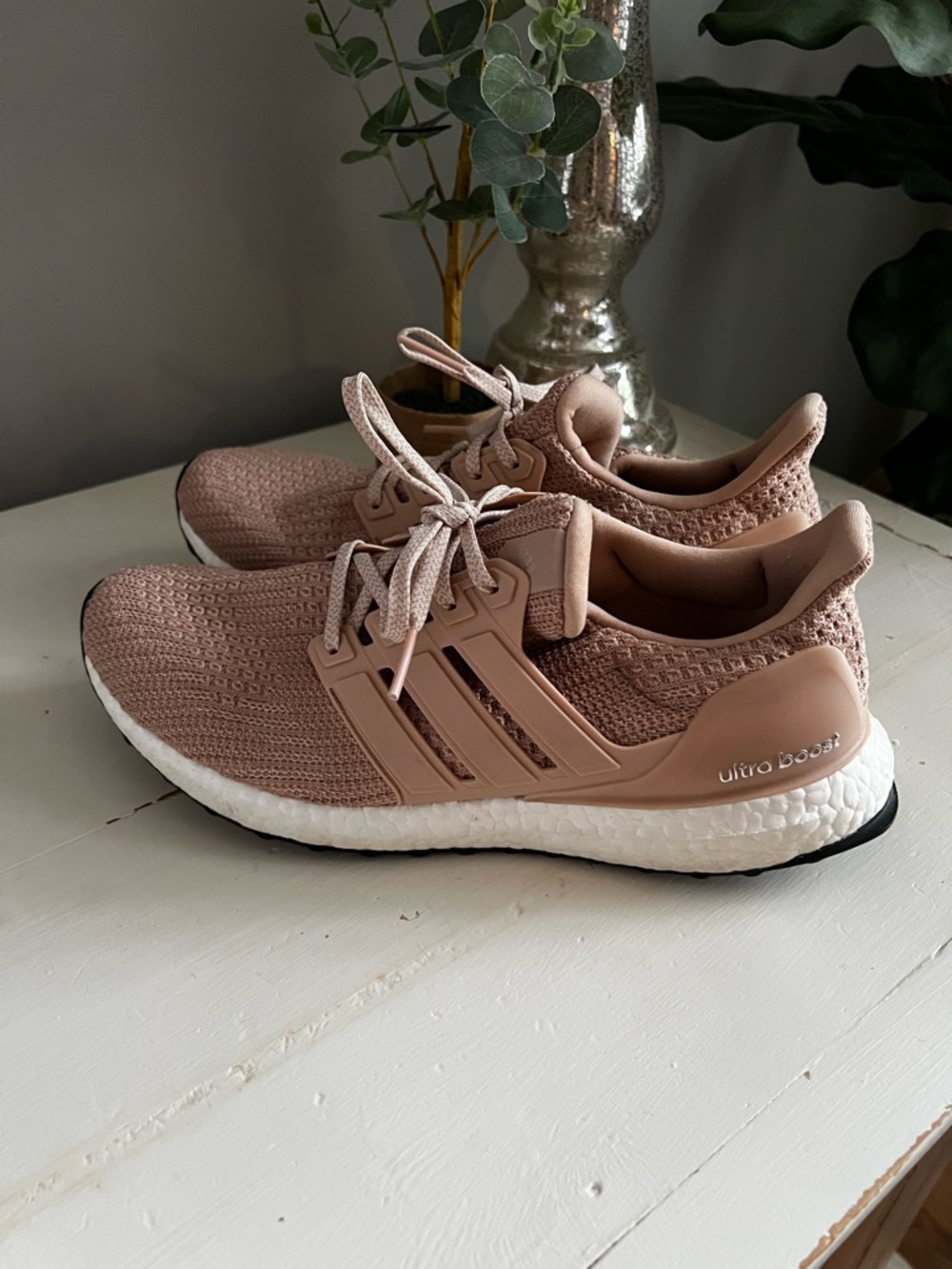 Sz 9.5 adidas Ultra Boost Ash Pearl - Picture 3 of 6